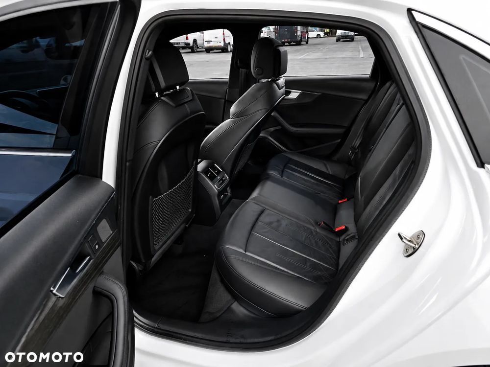 Audi A4 Limousine - 12