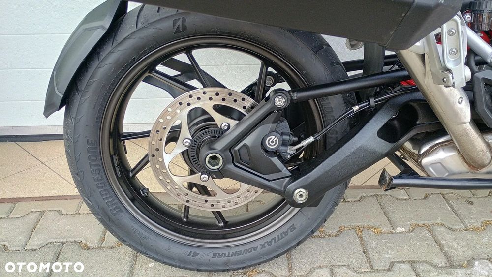 Triumph Tiger - 32