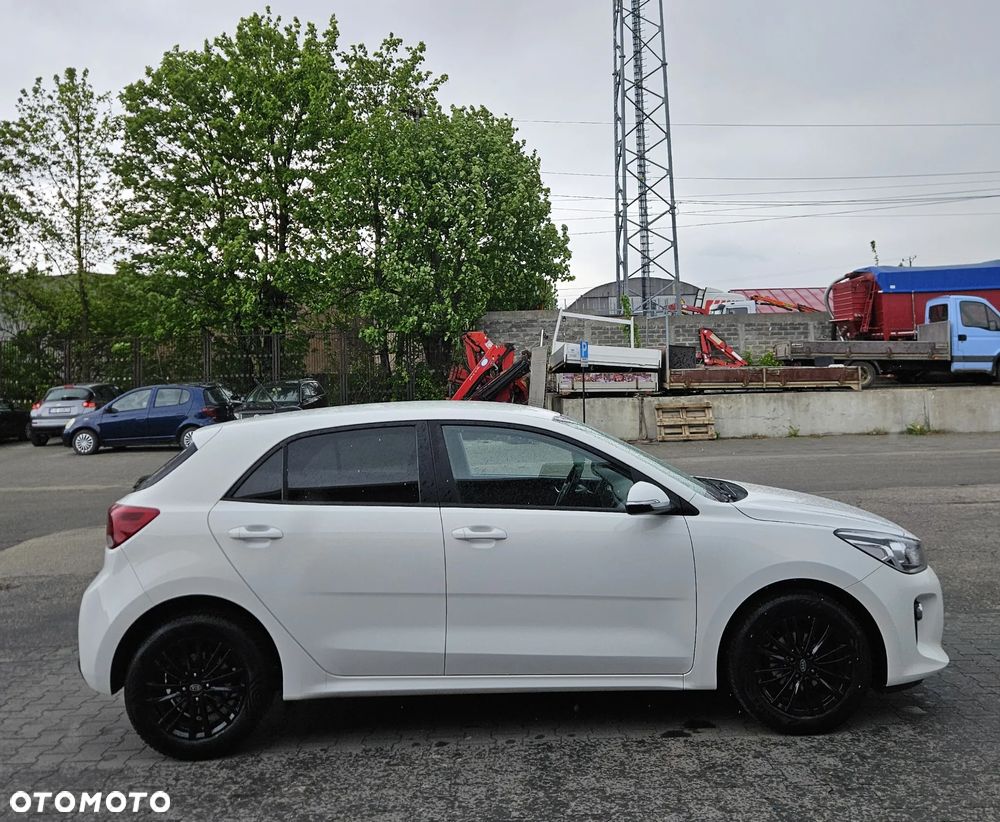 Kia Rio - 7