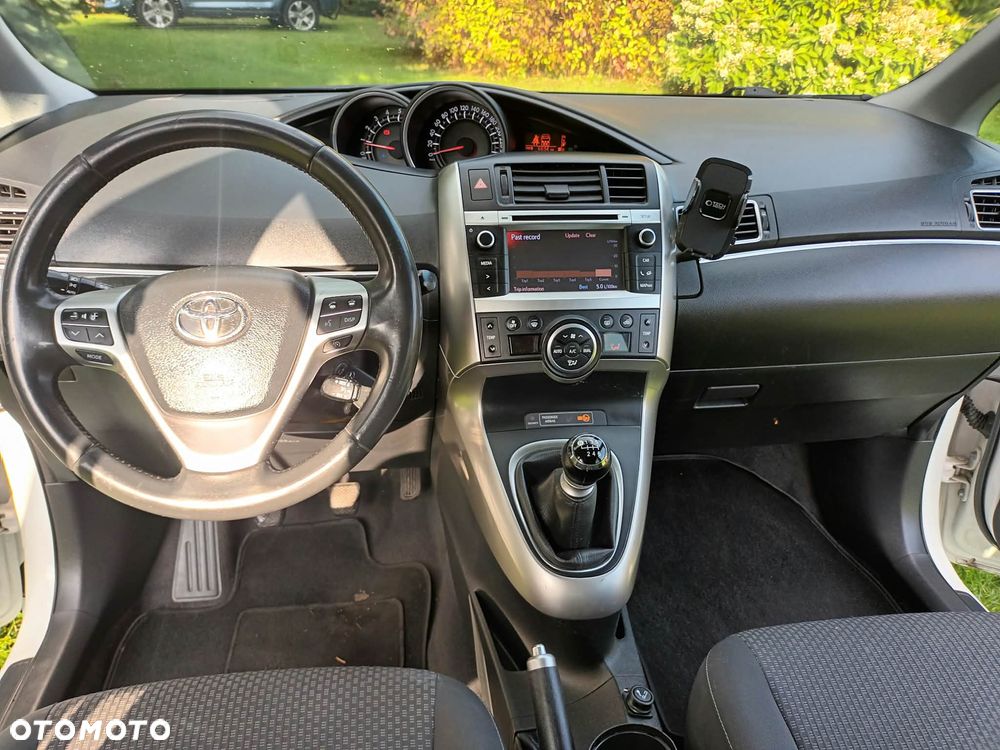 Toyota Verso 2014 photo 3