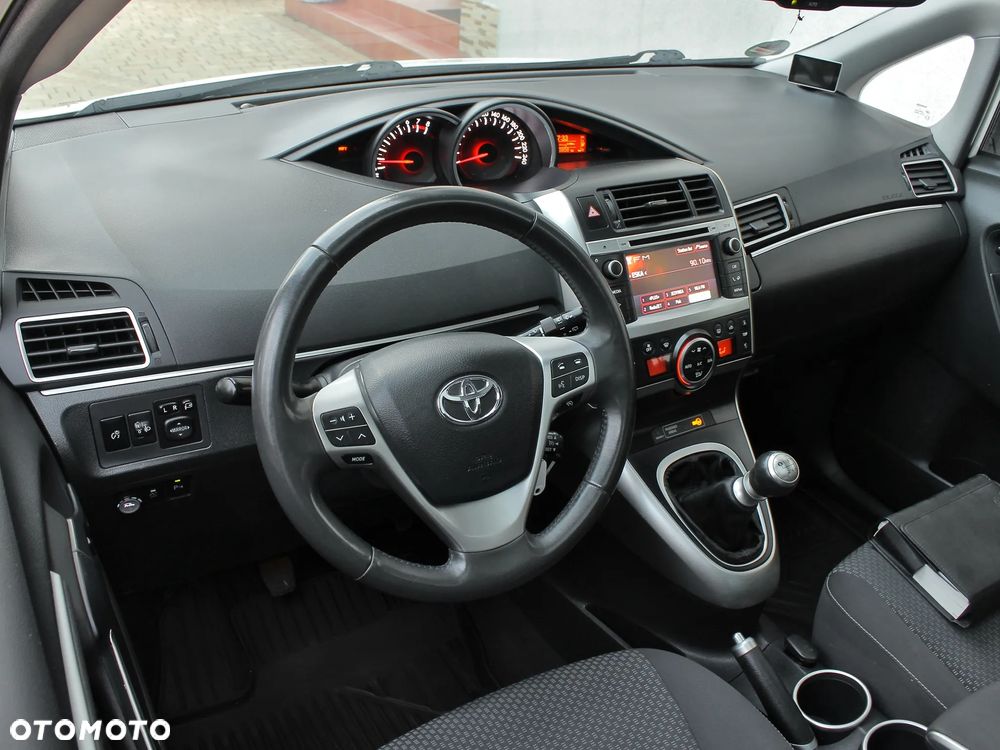 Toyota Verso 1.8 Life - 17
