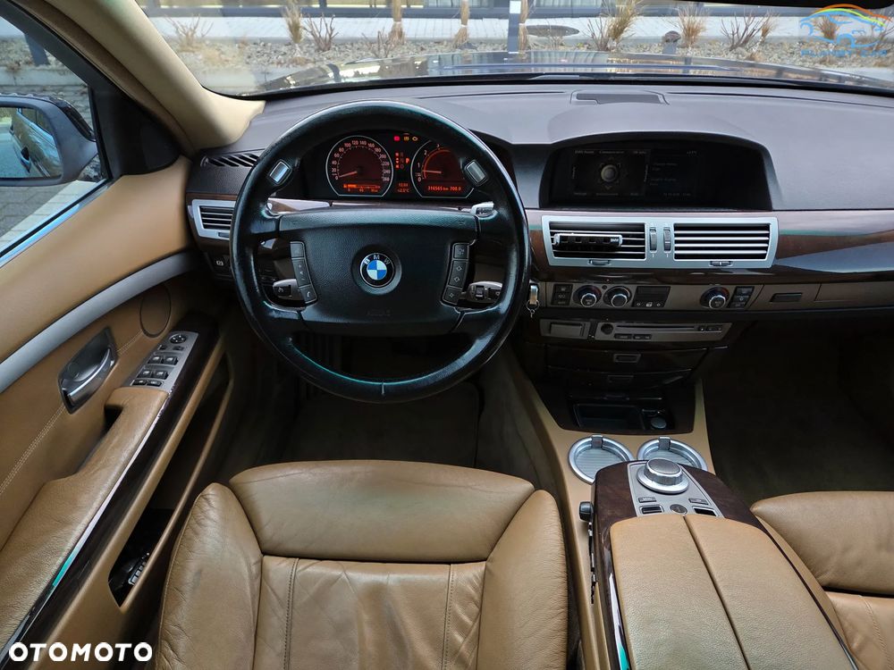 BMW Seria 7 750Li - 20