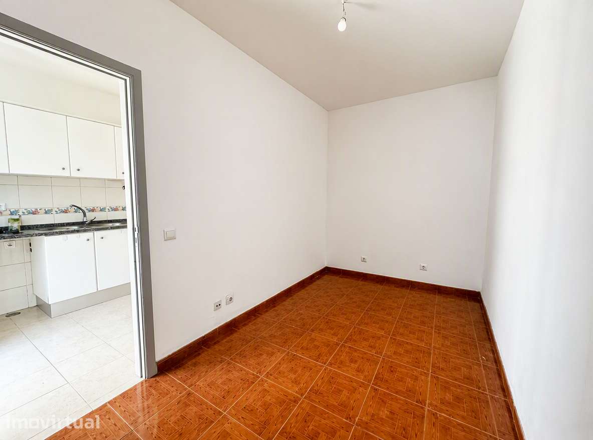 Moradia T1 no Barro (SEM ESPAÇO EXTERIOR) - Arrendamento - Grande imagem: 3/8