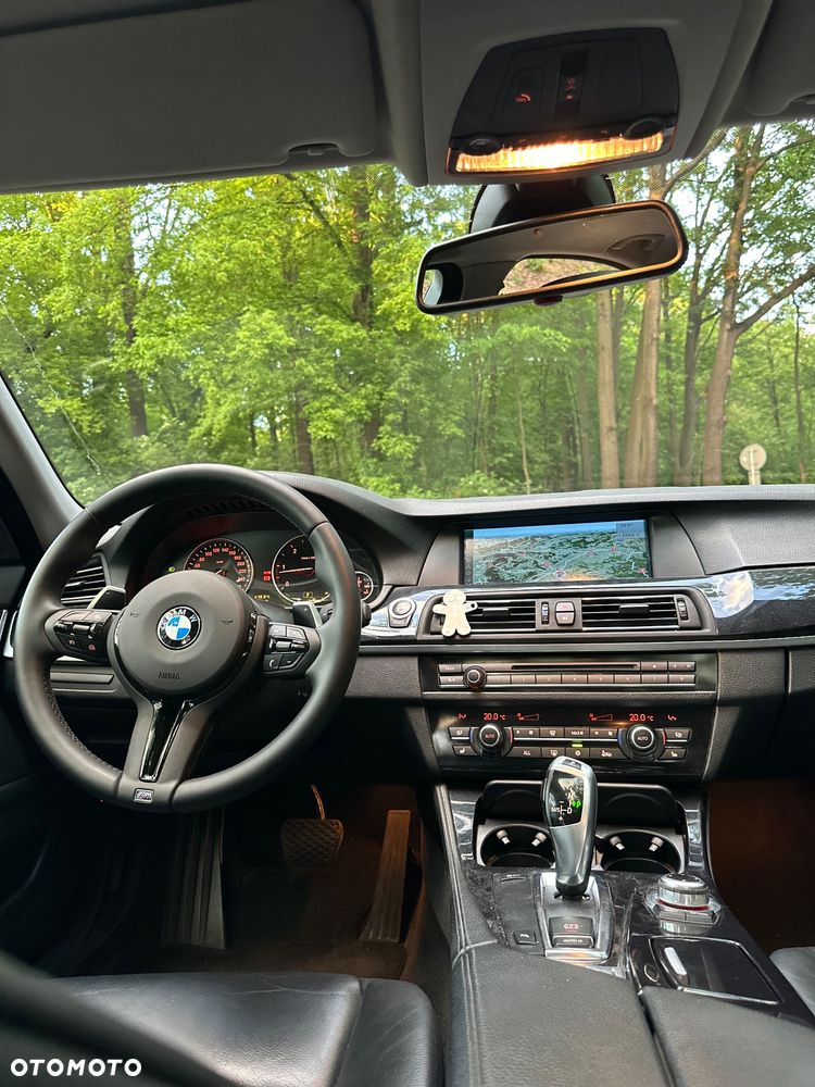 BMW Seria 5 525d - 25