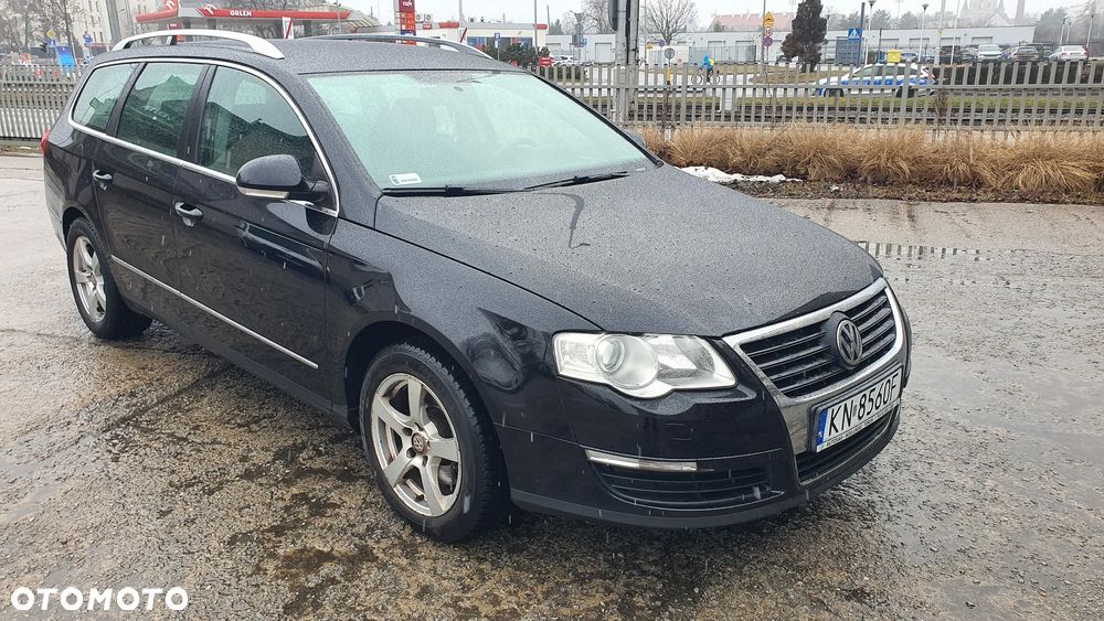 Volkswagen Passat - 1