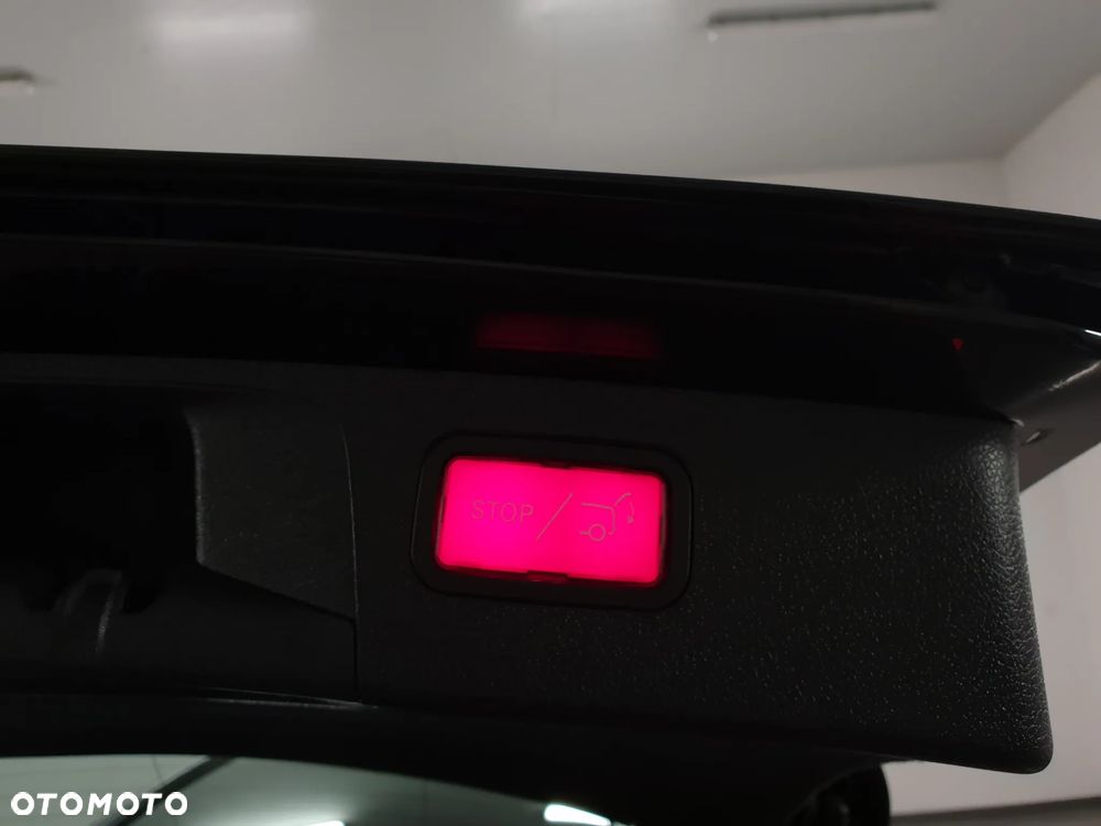 Mercedes-Benz Klasa E 300 de 4Matic 9G-TRONIC AMG Line - 36