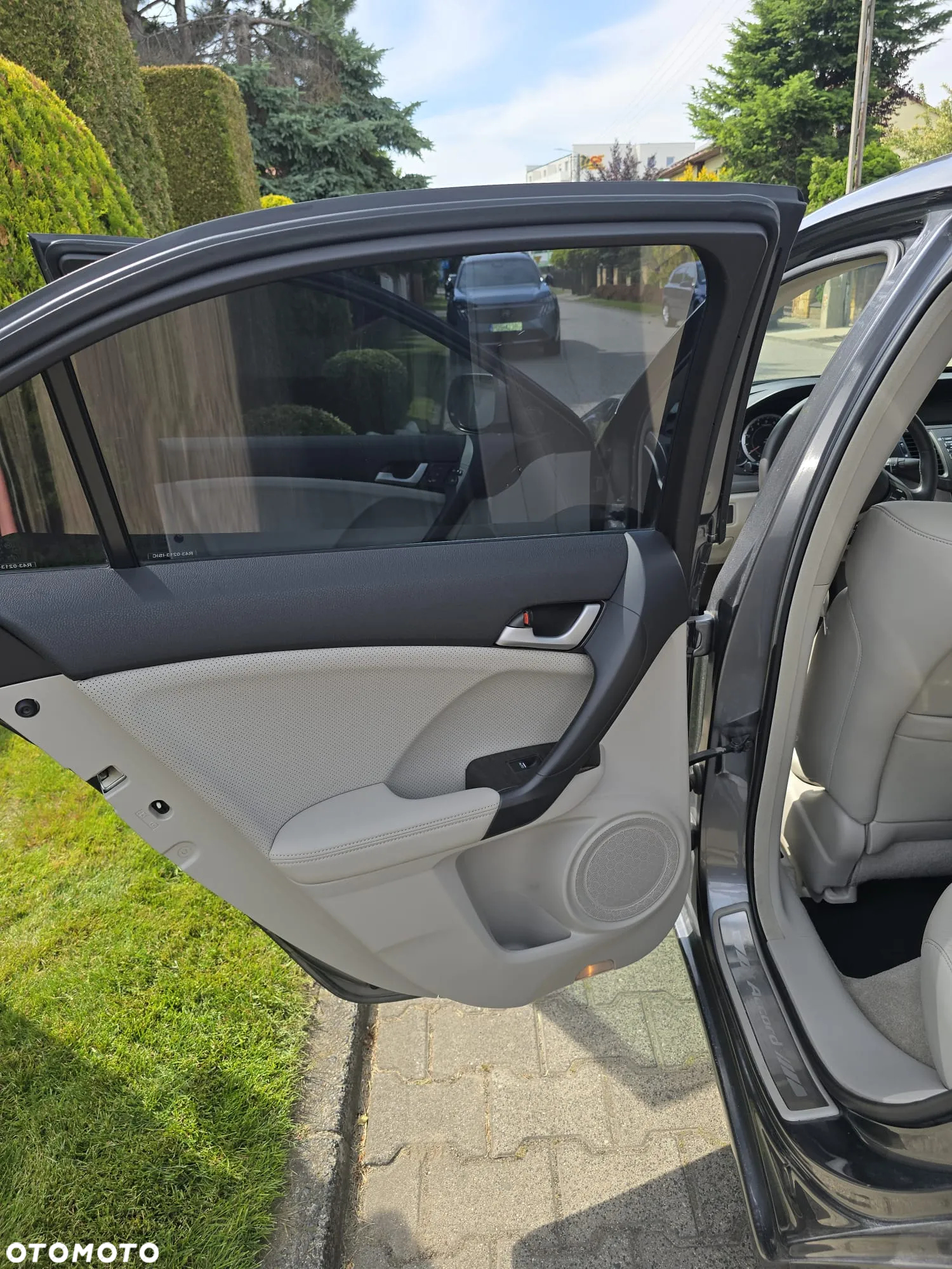 Honda Accord 2.0 Executive - 19