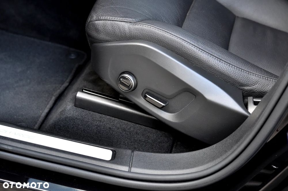 Volvo XC 60 T6 AWD Recharge Geartronic Inscription - 21