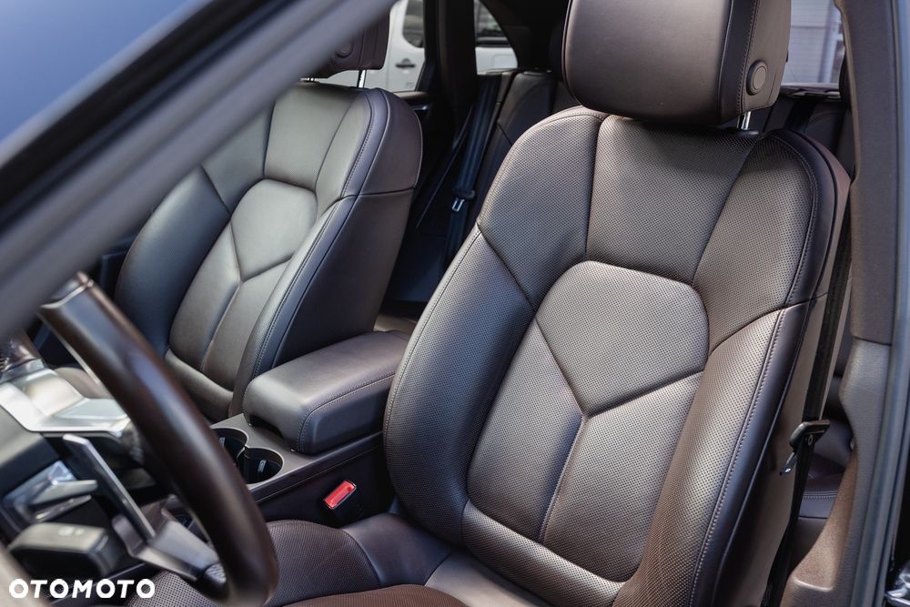 Porsche Macan - 26