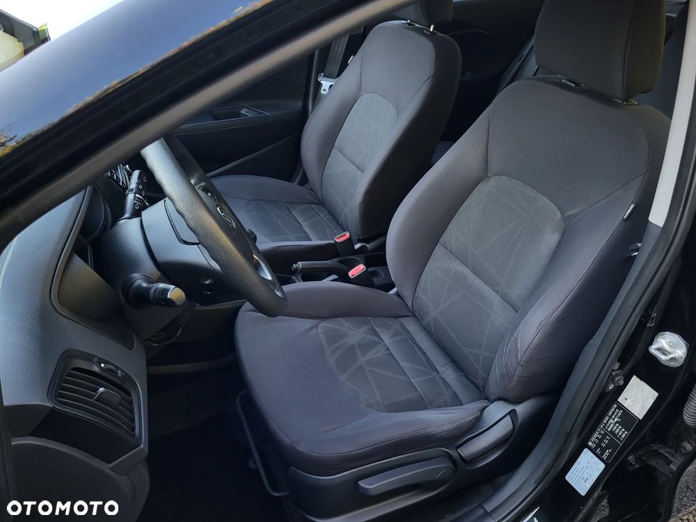Kia Rio - 8