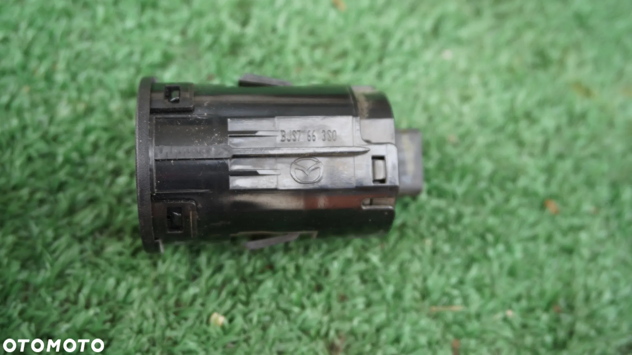 Mazda CX-3  przycisk START STOP BJS7 66 3S0 - 2