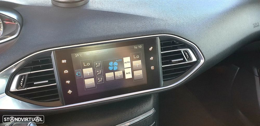 Peugeot 308 1.2 PureTech Allure - 28