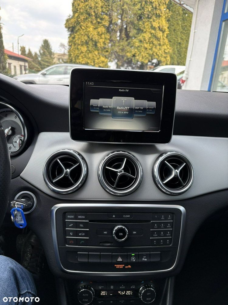 Mercedes-Benz GLA - 24