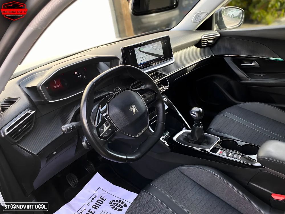 Peugeot 2008 1.2 PureTech Allure - 11