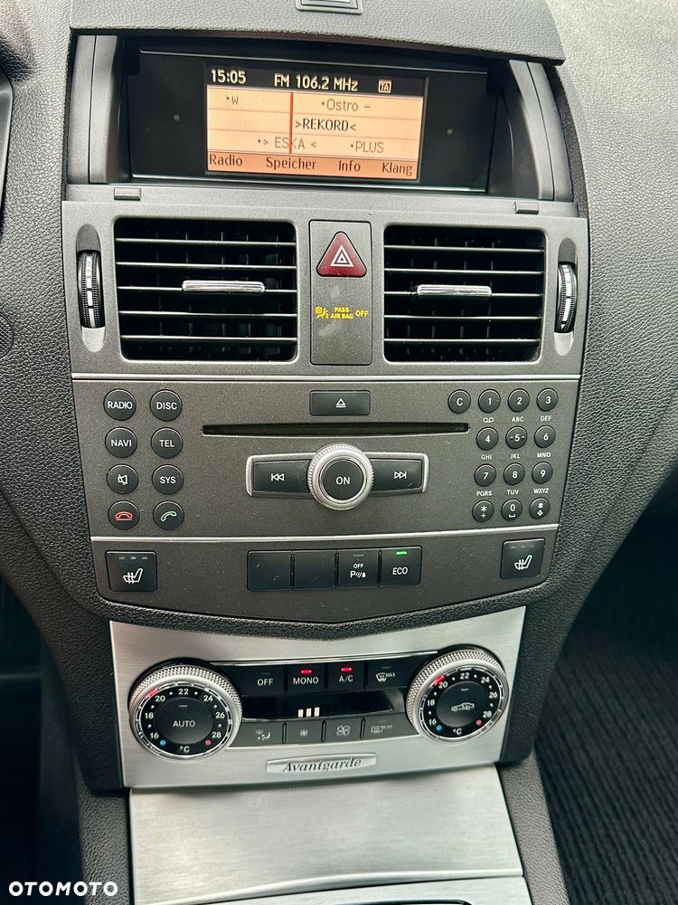 Mercedes-Benz Klasa C 180 BlueEFFICIENCY Avantgarde - 31