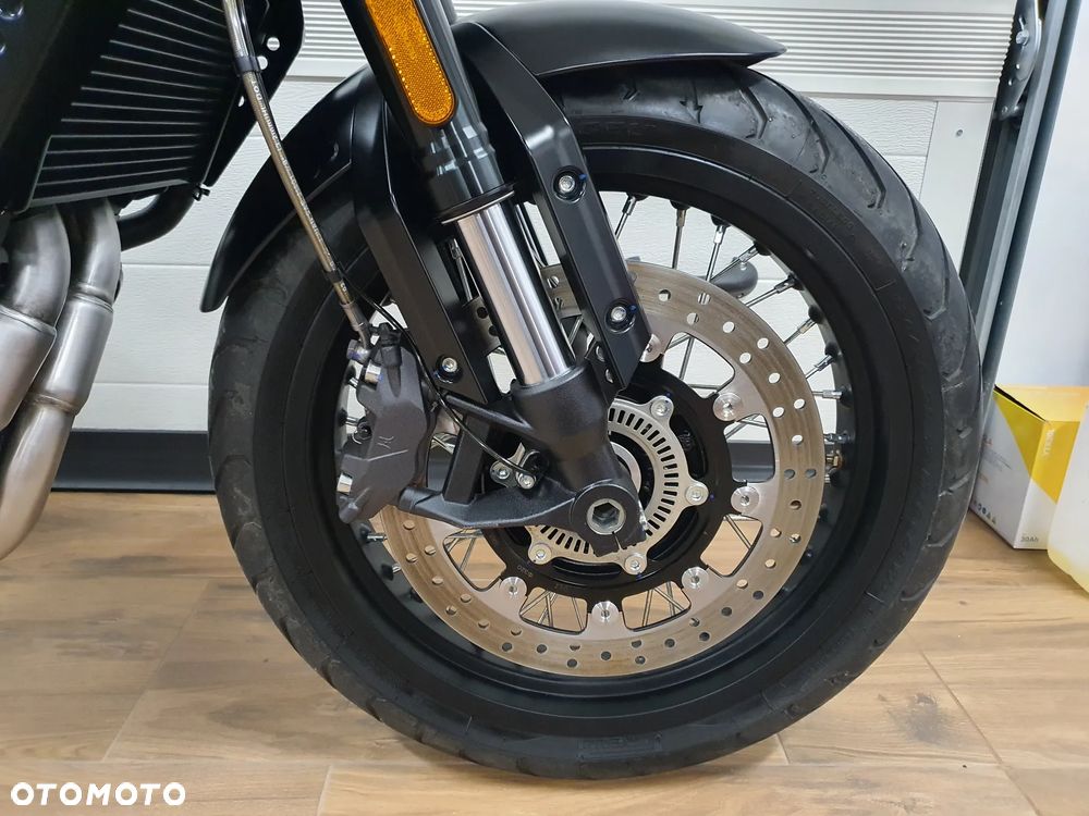 Brixton Crossfire - 20