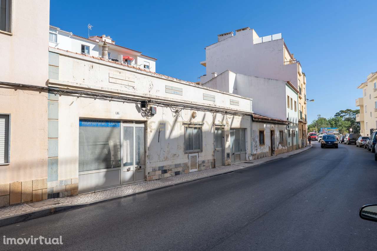 Moradia com elevado potencial em Armação de Pêra - Grande imagem: 2/13