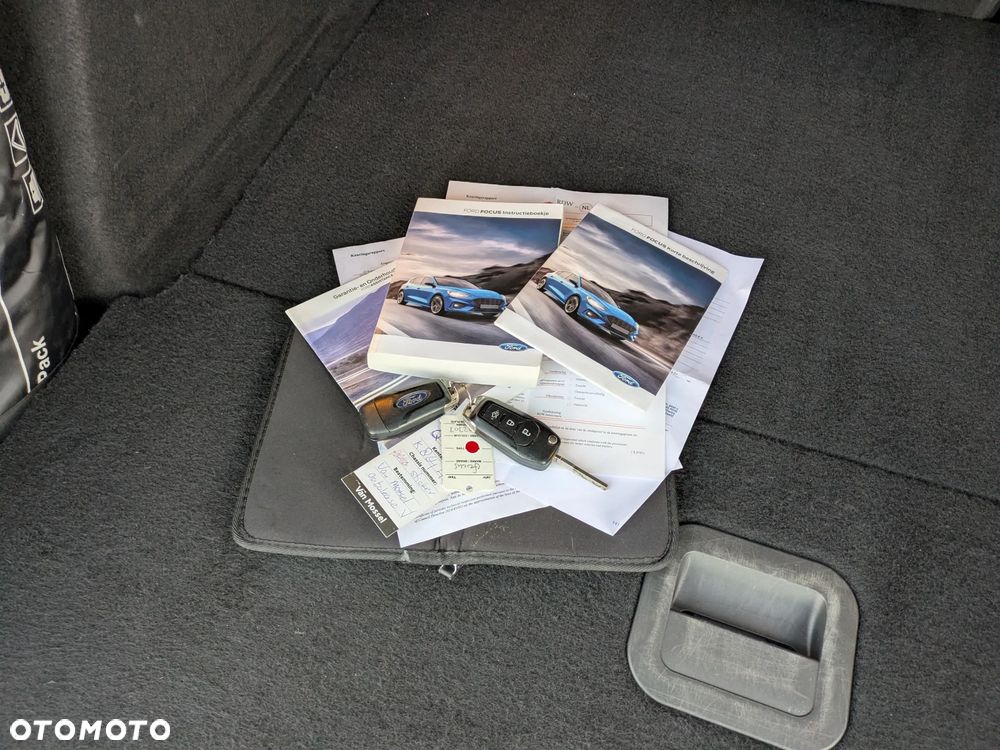 Ford Focus 1.5 EcoBlue Start-Stopp-System COOL&CONNECT - 39