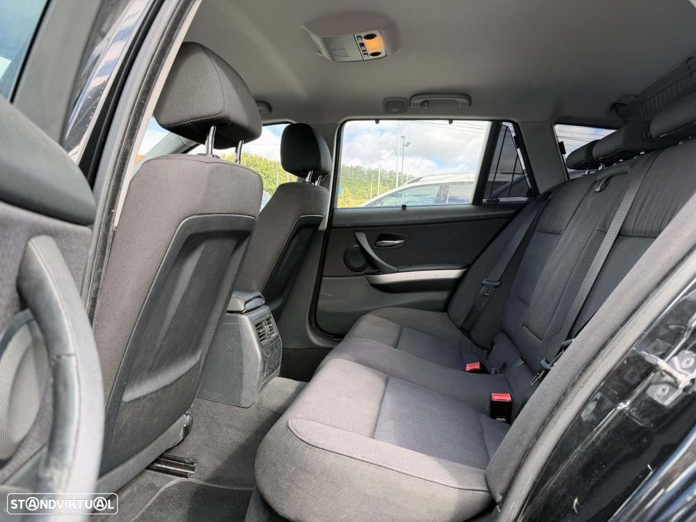 BMW 318 d LifeStyle - 19