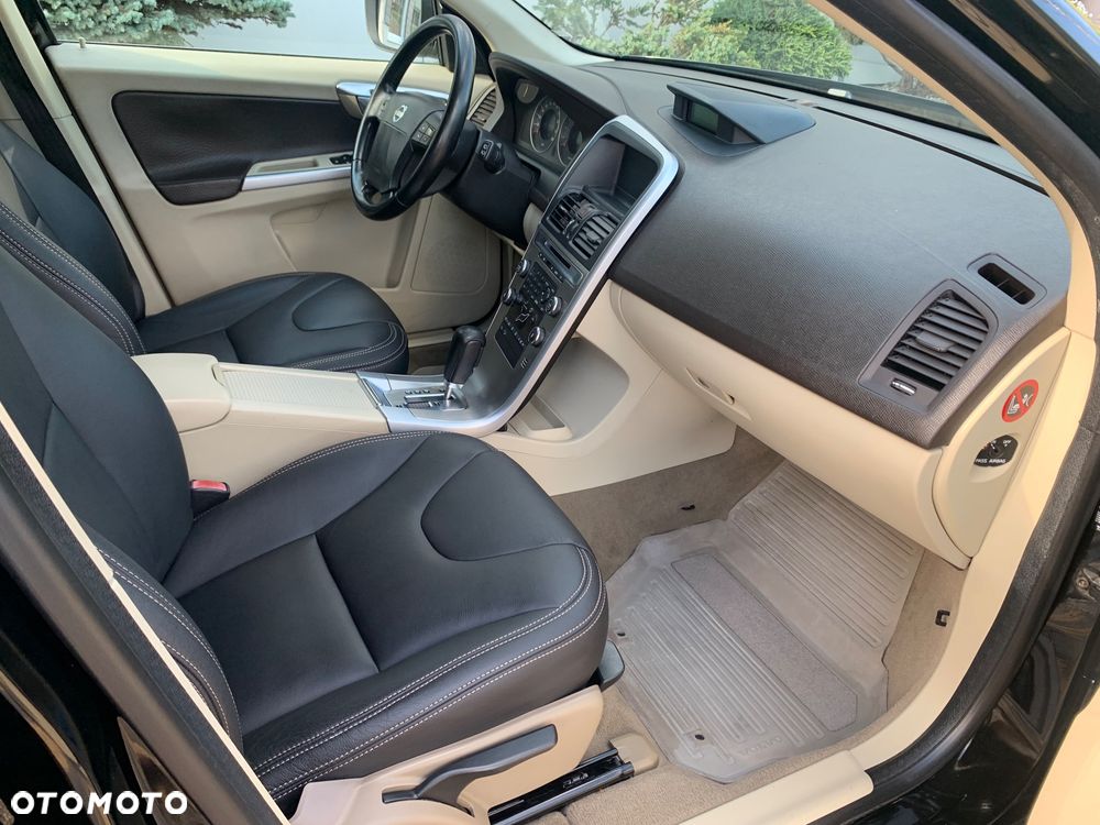 Volvo XC 60 D5 AWD Momentum - 13