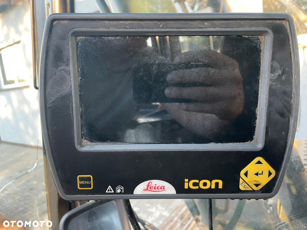 Volvo EC220DL - 11