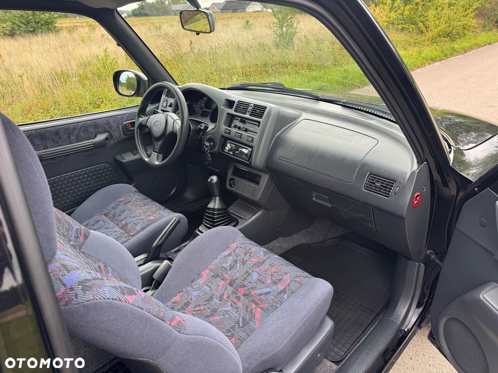 Toyota RAV4 - 11