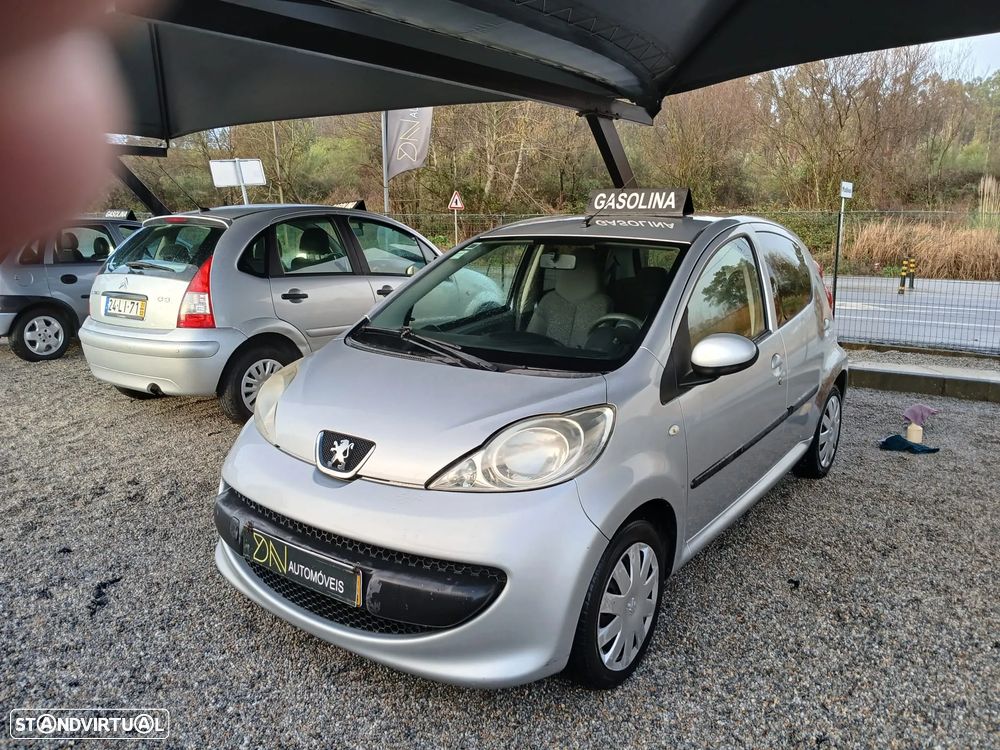 Peugeot 107 1.0 Trendy - 1