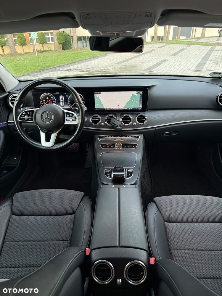 Mercedes-Benz Klasa E 300 de AMG - 15
