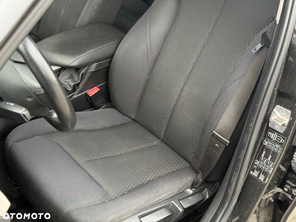 BMW Seria 1 116d - 31