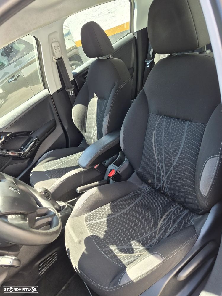 Peugeot 208 1.6 e-HDi Active 95g - 15