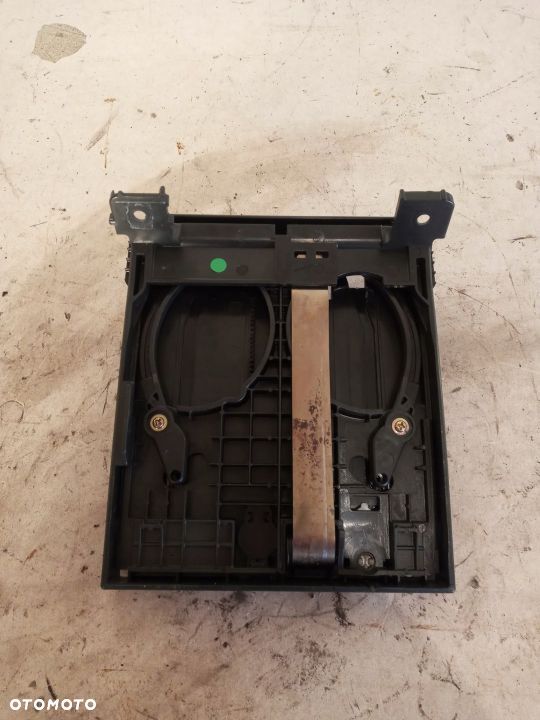 UCHWYT NA NAPOJE NISSAAN ALMERA N16 - 3