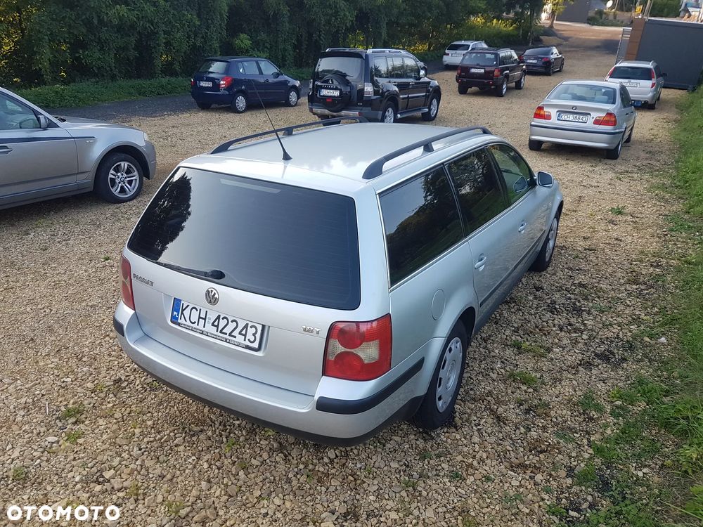 Volkswagen Passat 1.8 5V Turbo Comfortline Family - 10