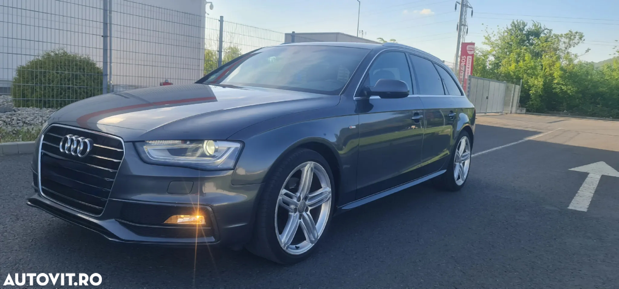 Audi A4 Avant 2.0 TDI DPF clean diesel multitronic S line Sportpaket - 11