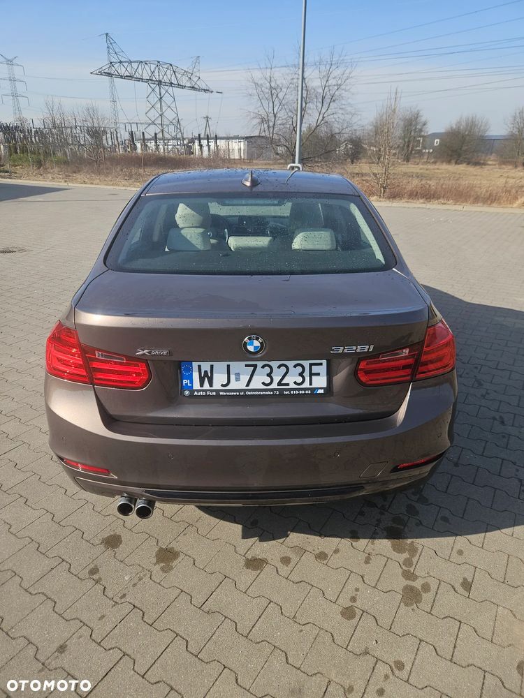 BMW Seria 3 328i xDrive - 5