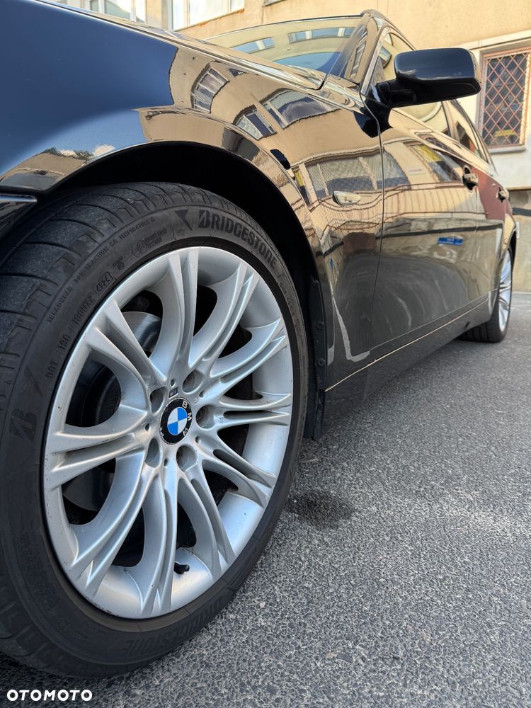 BMW Seria 5 525d - 15