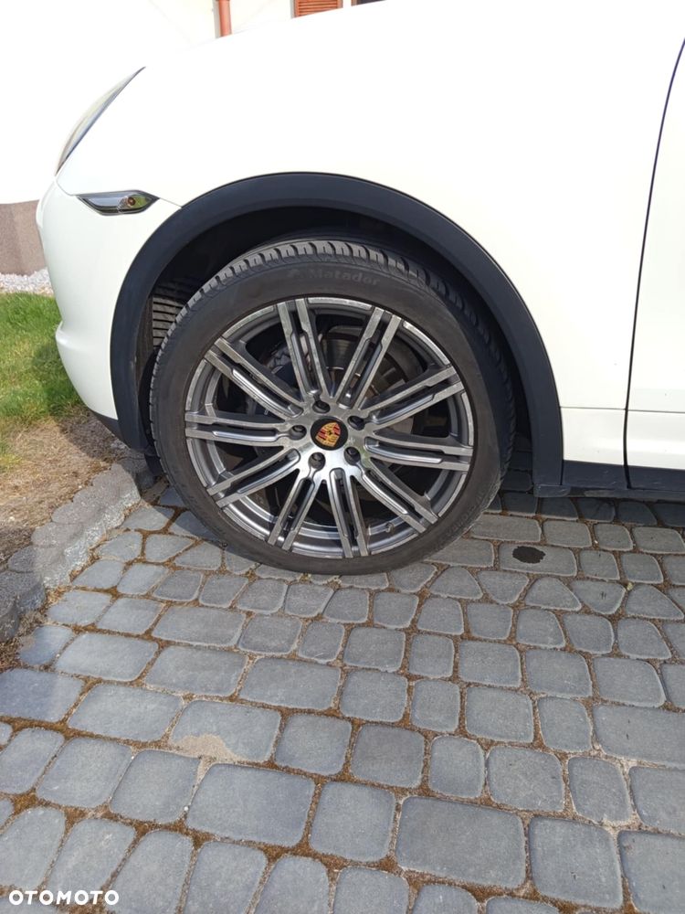 Porsche Cayenne - 12