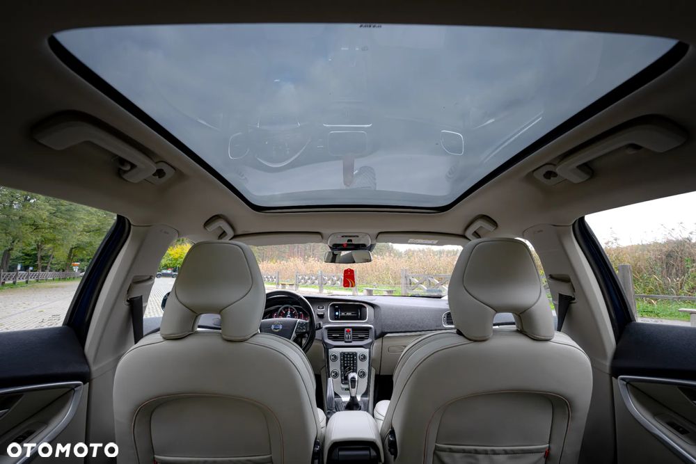 Volvo V40 D4 Drive-E Ocean Race - 8