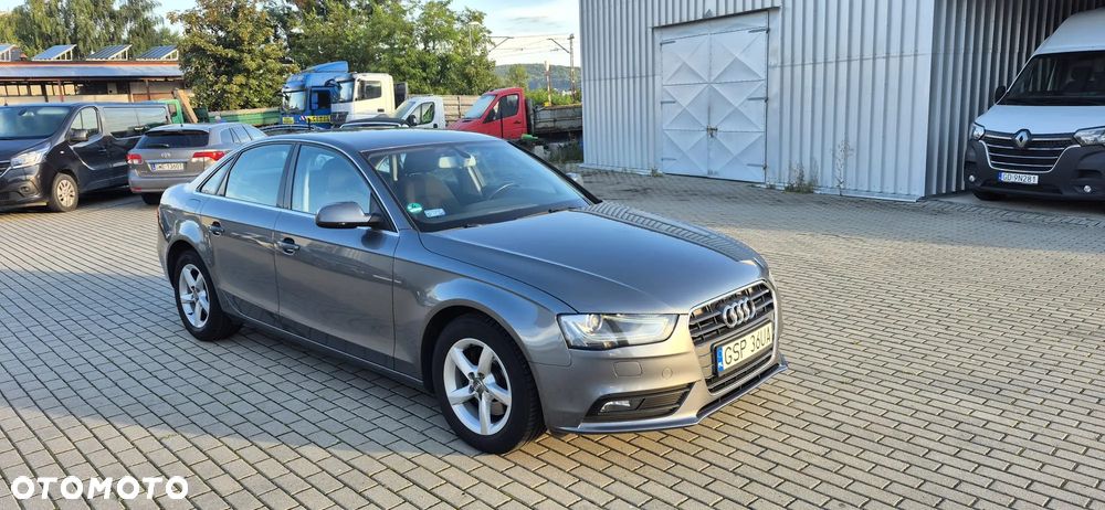 Audi A4 Limousine - 3