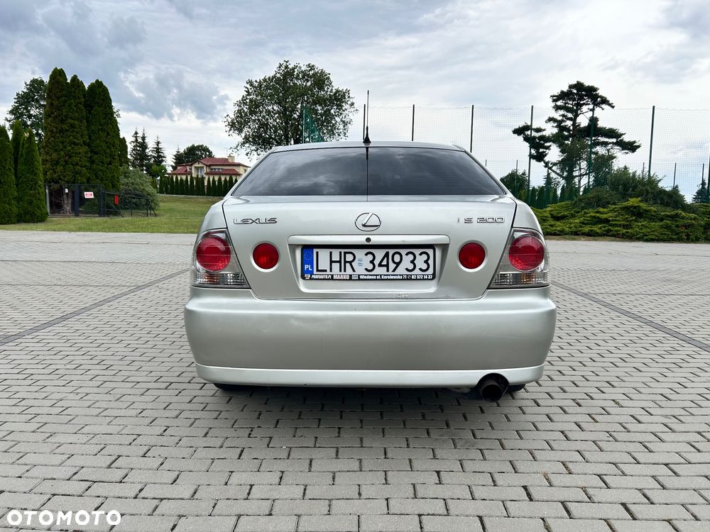 Lexus IS - 6