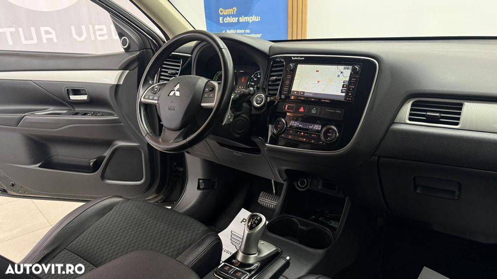 Mitsubishi Outlander 2.0 4WD - 24