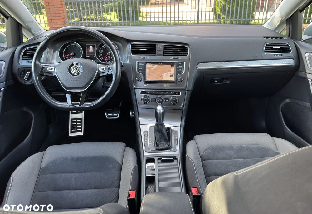 Volkswagen Golf - 17