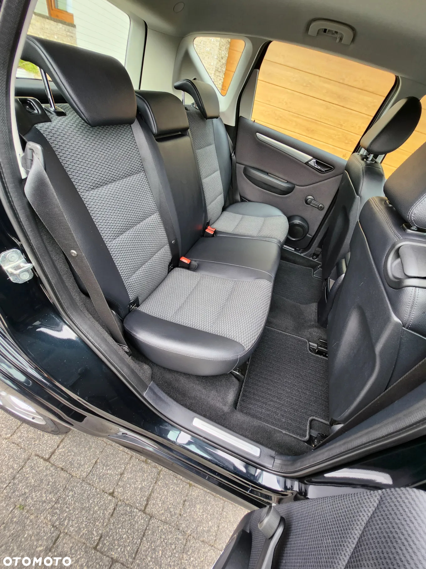 Mercedes-Benz Klasa A 180 CDI Autotronic Avantgarde - 25