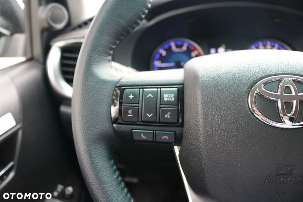 Toyota Hilux - 2