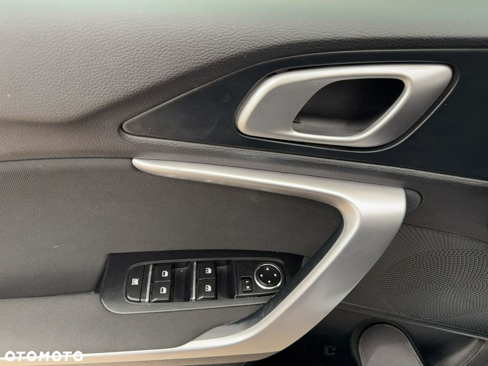 Kia Ceed - 13