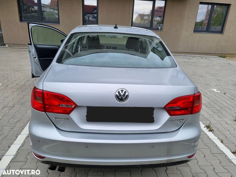 Volkswagen Jetta 2.0 TDI CR DPF DSG Highline - 3