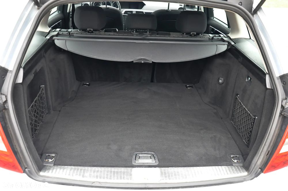 Mercedes-Benz Klasa C 200 CDI DPF (BlueEFFICIENCY) - 33