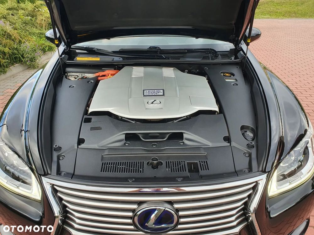 Lexus LS - 9