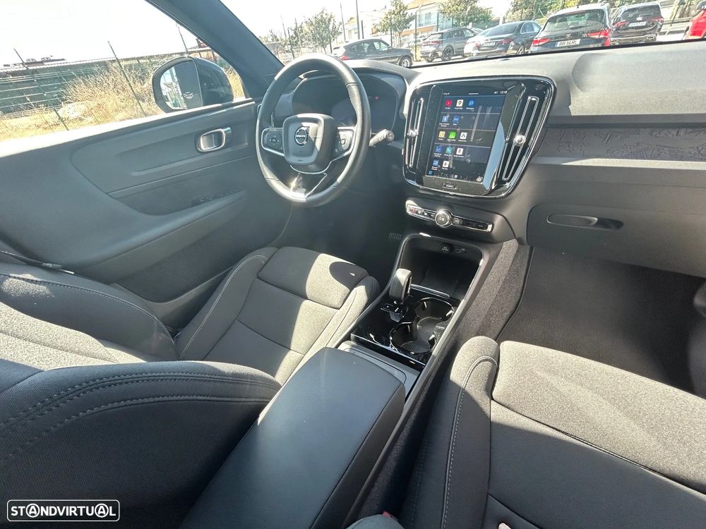Volvo XC 40 Recharge Core - 11