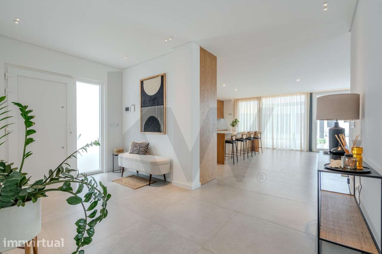 Moradia Térrea e isolada T3 + 1 com  243,78 m2 de ABC e piscina num lo - Grande imagem: 2/32