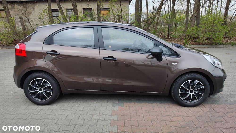 Kia Rio 1.2 Attract - 12